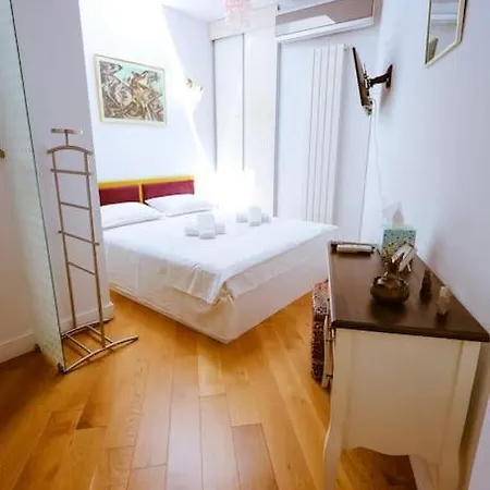 Old Town Bohemian With Terrace Apartment