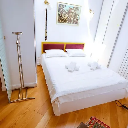 Old Town Bohemian With Terrace Βουκουρέστι