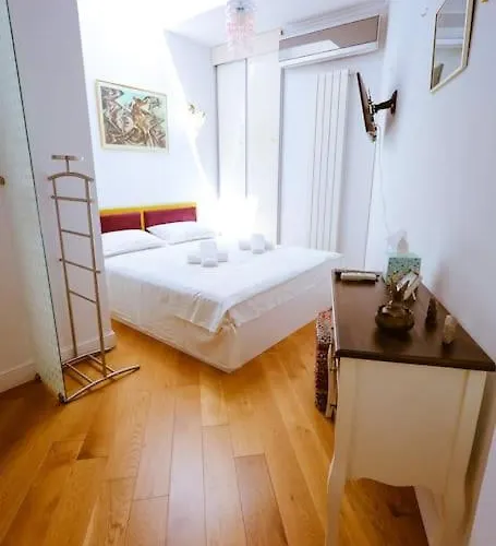 Old Town Bohemian With Terrace דירה