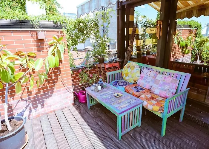 Old Town Bohemian With Terrace Апартаменти